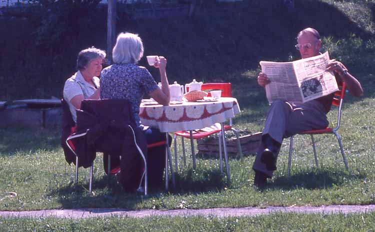 breakfast outdoors